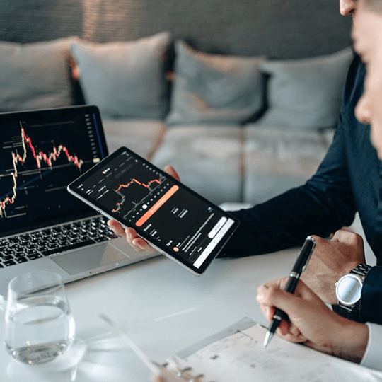 Nexavironix - Team di esperti di criptovalute